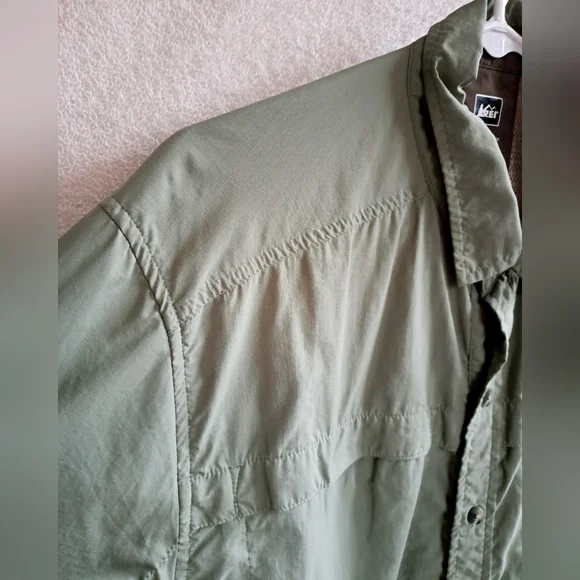 Men's REI Green Button Down Shirt - Picture 2 of 15